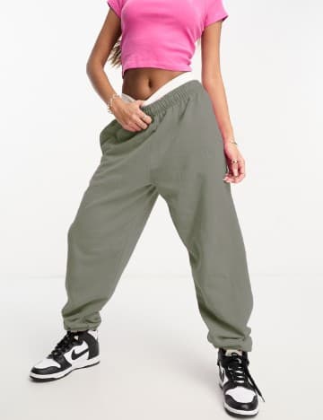 Pantaloni model 11